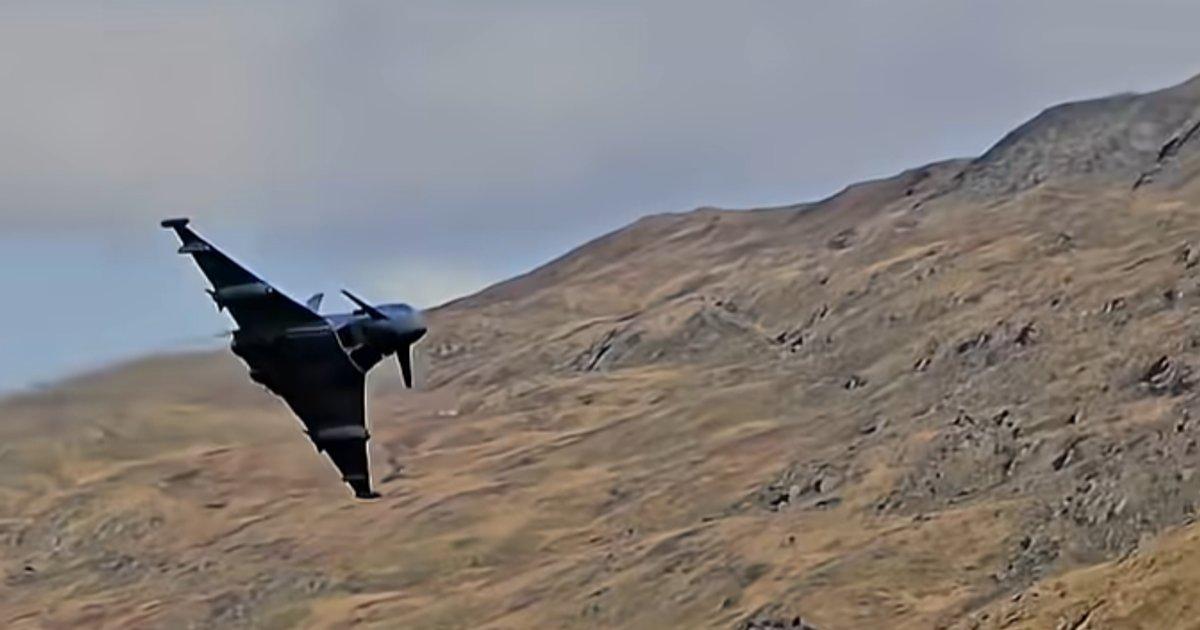Why YouTube Isn't Enough: The Case for One-to-One Flight Sim Tutoring